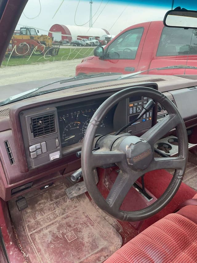 Image of Chevrolet 1500 equipment image 4
