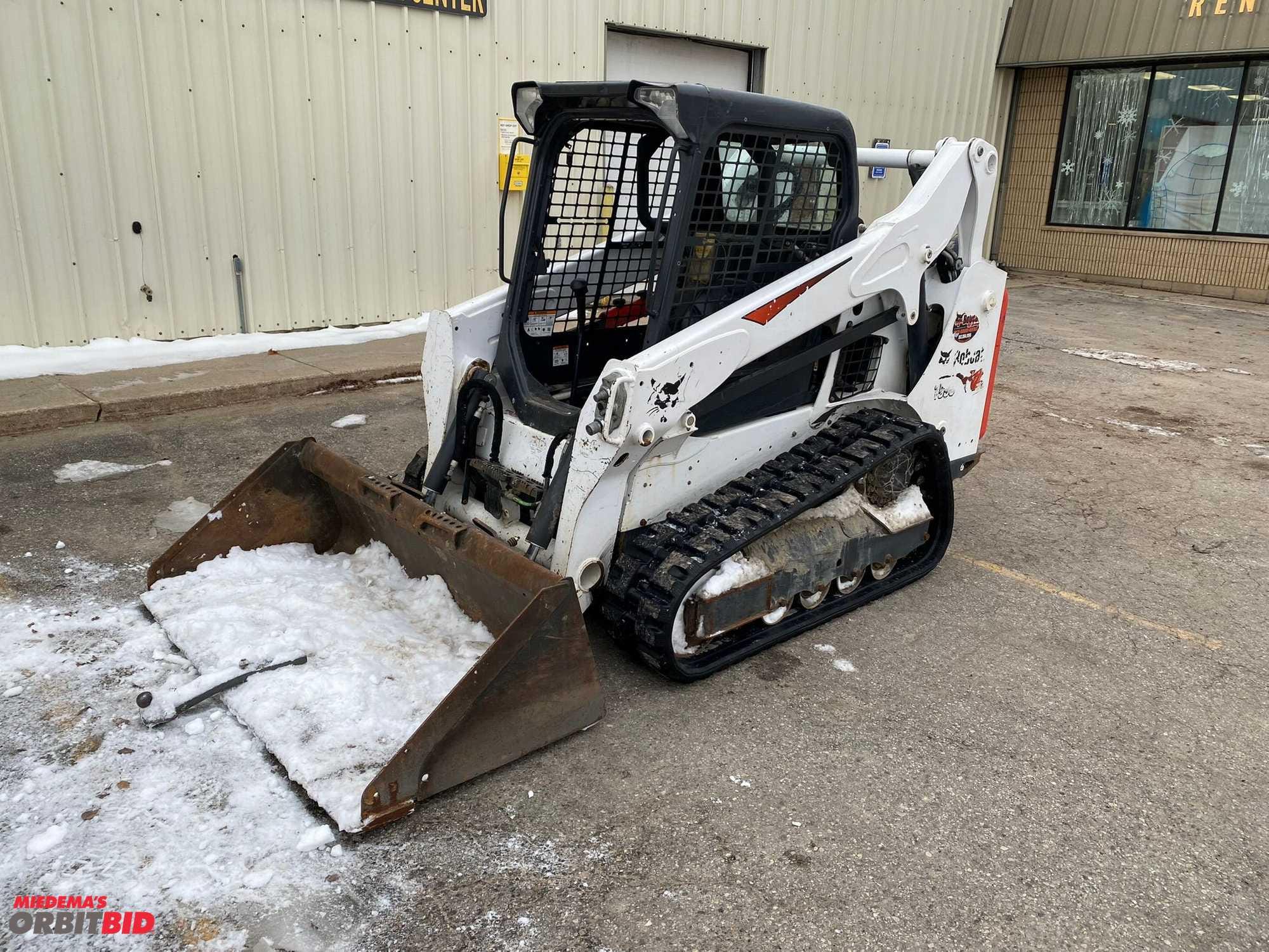 Main image Bobcat T590