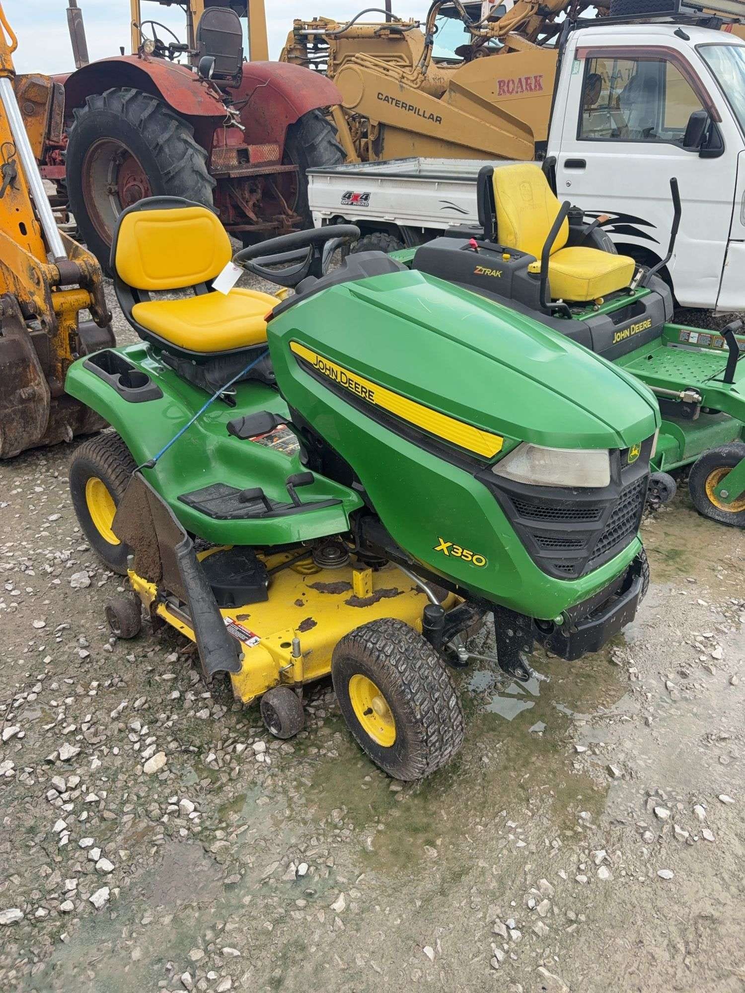 John Deere X350 Equipment Image0