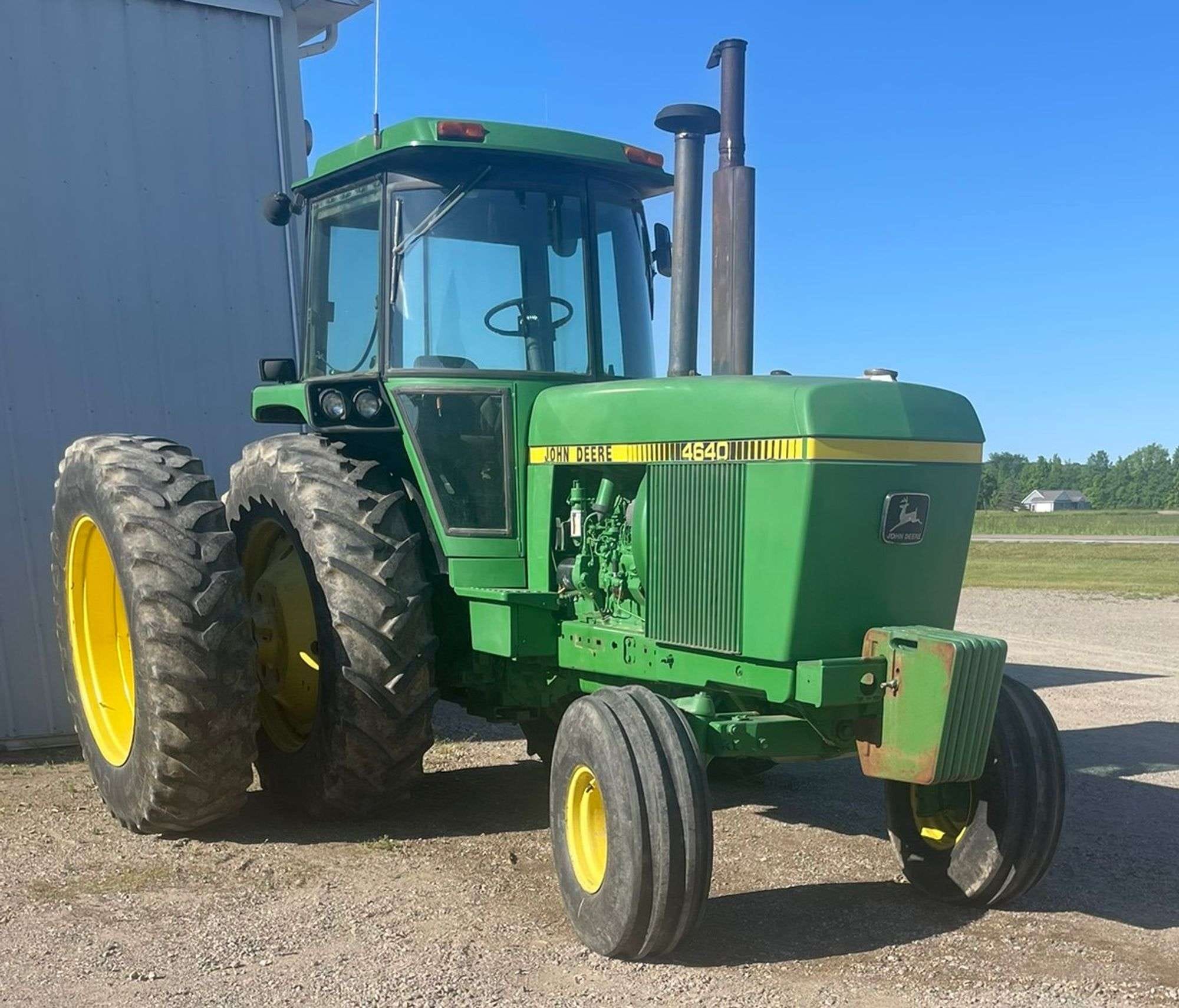 John Deere 4640 Equipment Image0