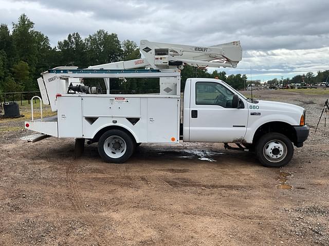 Image of Ford F-450 equipment image 3