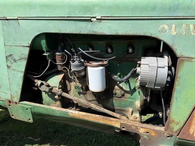 Image of Oliver Super 66 equipment image 2