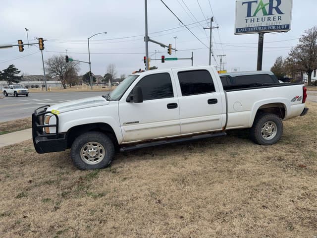 Image of Chevrolet 2500HD equipment image 1