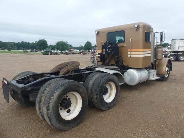 Image of Peterbilt 379 equipment image 2