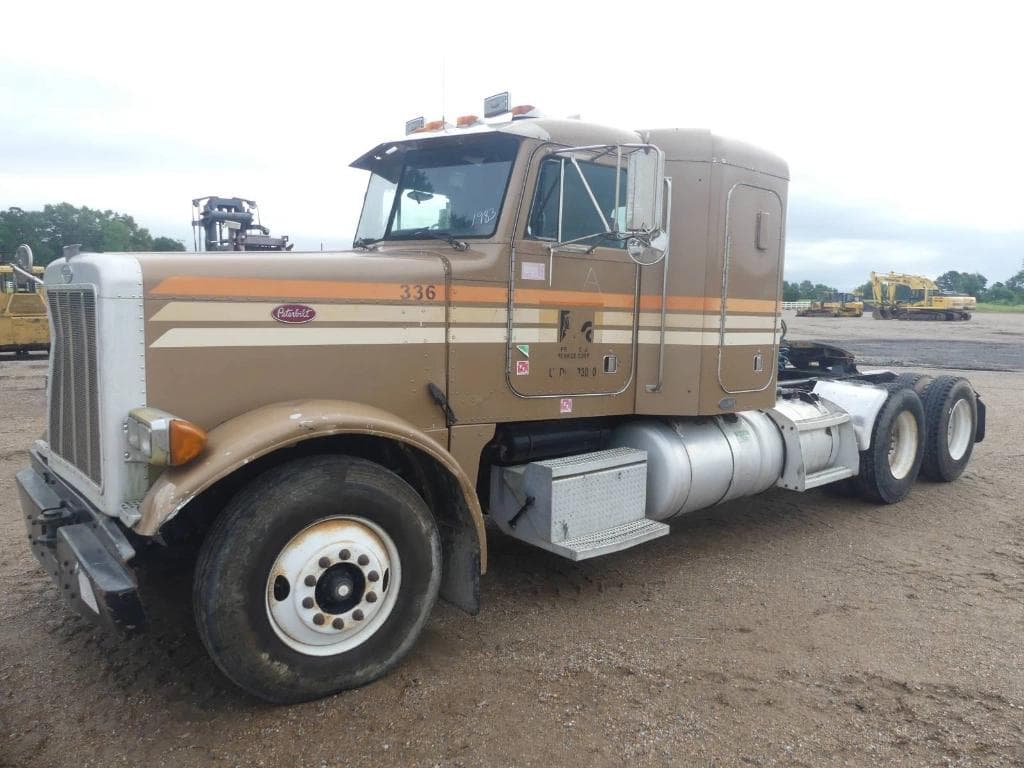 Image of Peterbilt 379 Primary image