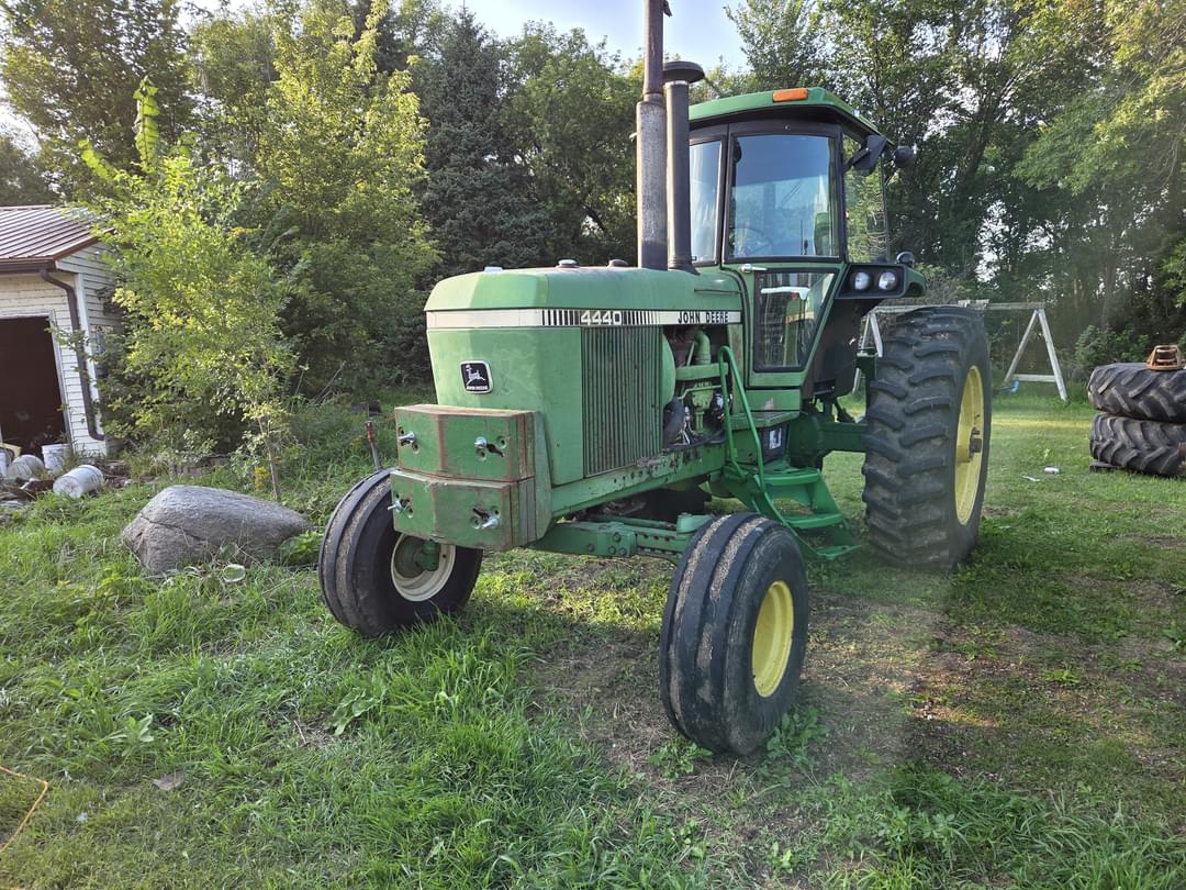 Image of John Deere 4440 Primary image