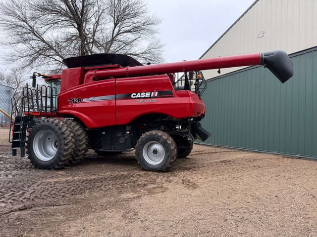 Image of Case IH 7120 equipment image 2