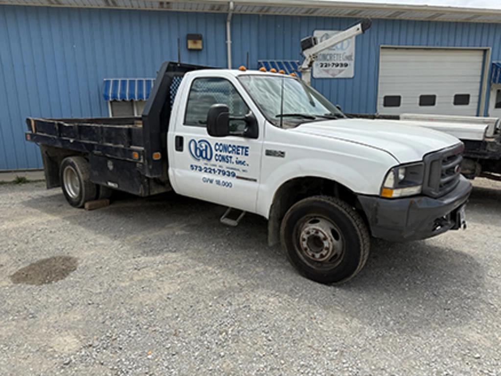 Image of Ford F-550 Primary image