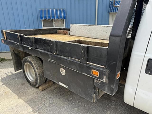 Image of Ford F-550 equipment image 4