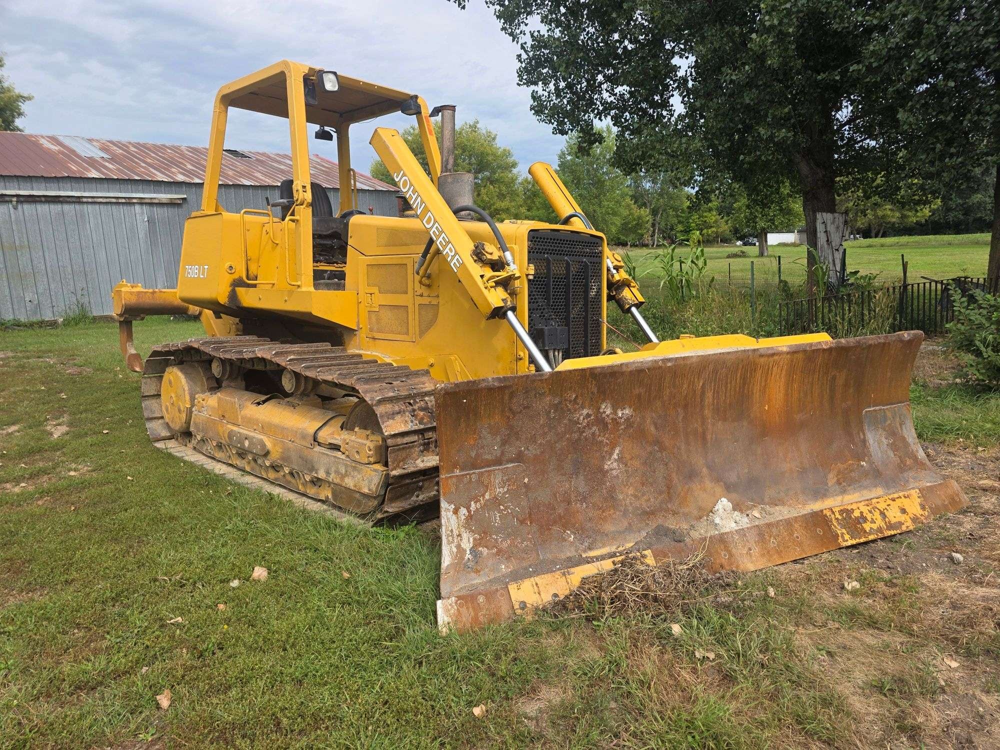 John Deere 750B Equipment Image0