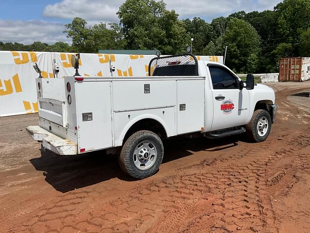 Image of Chevrolet 2500 equipment image 4
