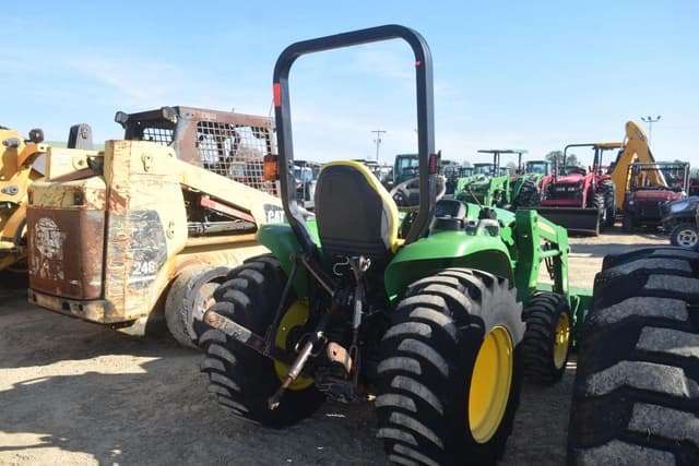 Image of John Deere 3038E equipment image 2