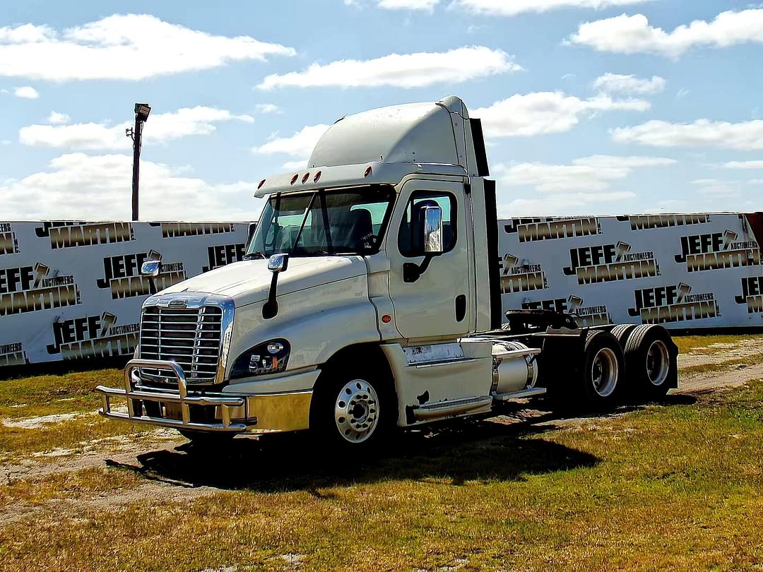 Image of Freightliner Cascadia Primary image