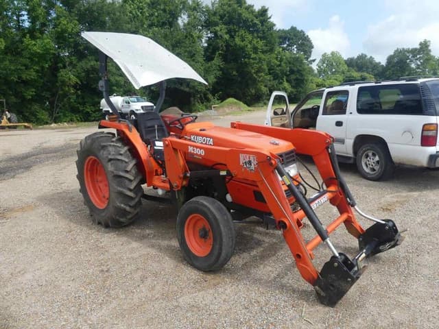 Image of Kubota MX5000 equipment image 1