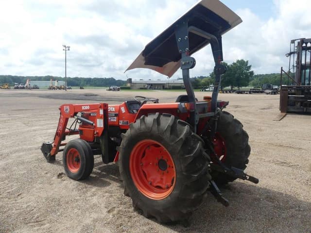 Image of Kubota MX5000 equipment image 4