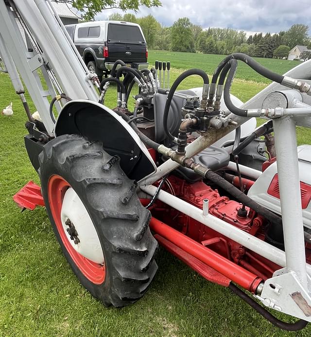 Image of Ford 8N equipment image 3