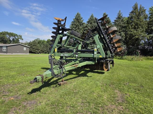 Image of Wishek 862NT equipment image 2