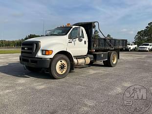 2011 Ford F-750 Equipment Image0