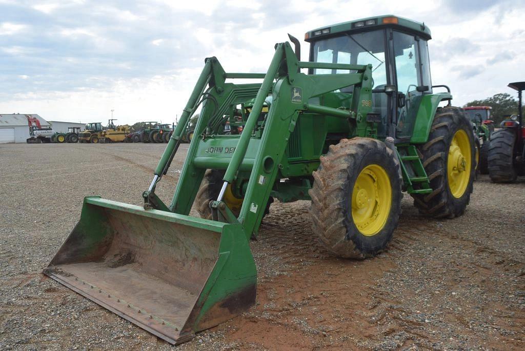 Image of John Deere 7210 Primary image