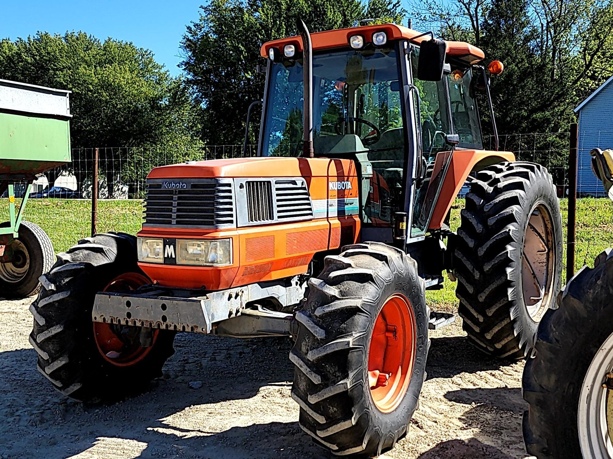 Main image Kubota M120