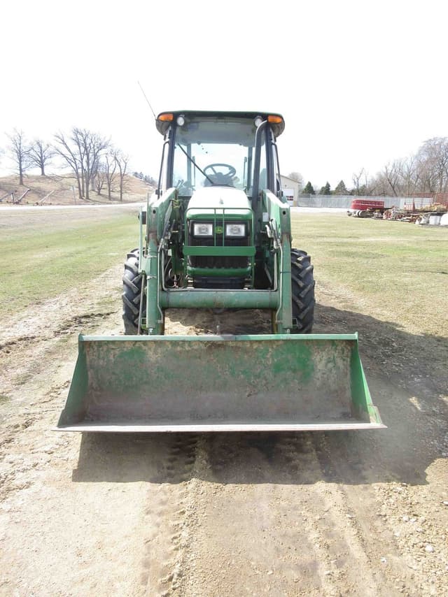 Image of John Deere 5325 equipment image 3