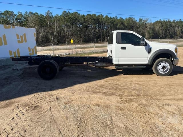 Image of Ford F-550 equipment image 3
