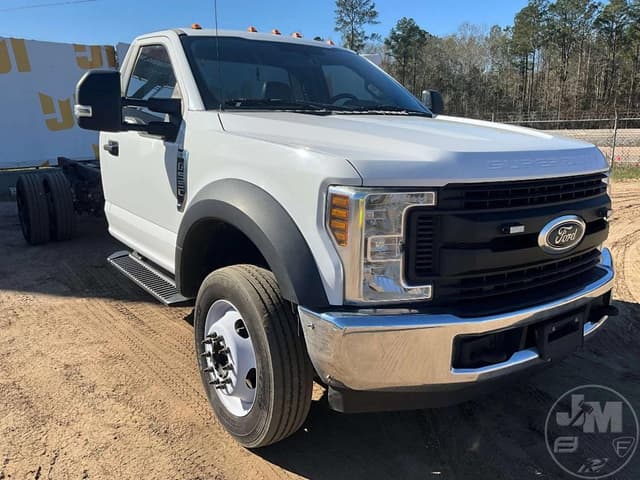 Image of Ford F-550 equipment image 2