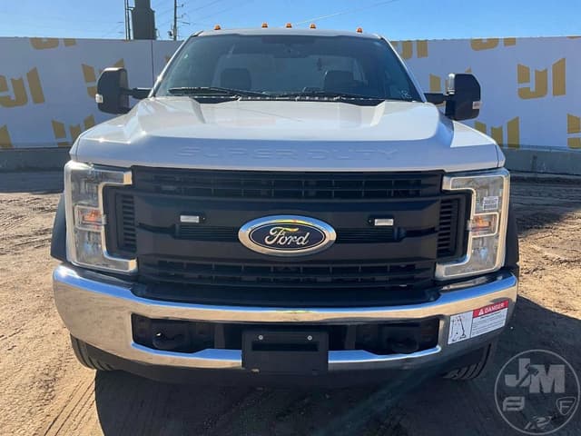 Image of Ford F-550 equipment image 1