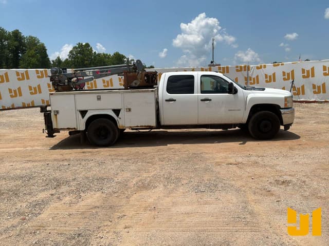 Image of Chevrolet 3500HD equipment image 3