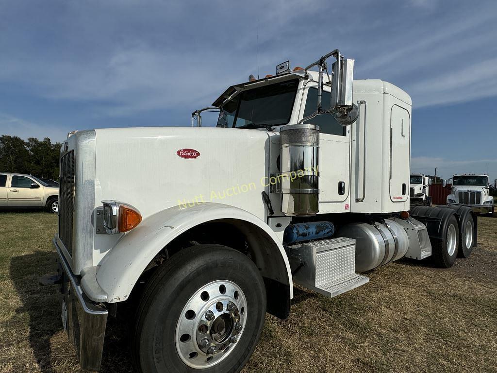 Image of Peterbilt 367 Primary image