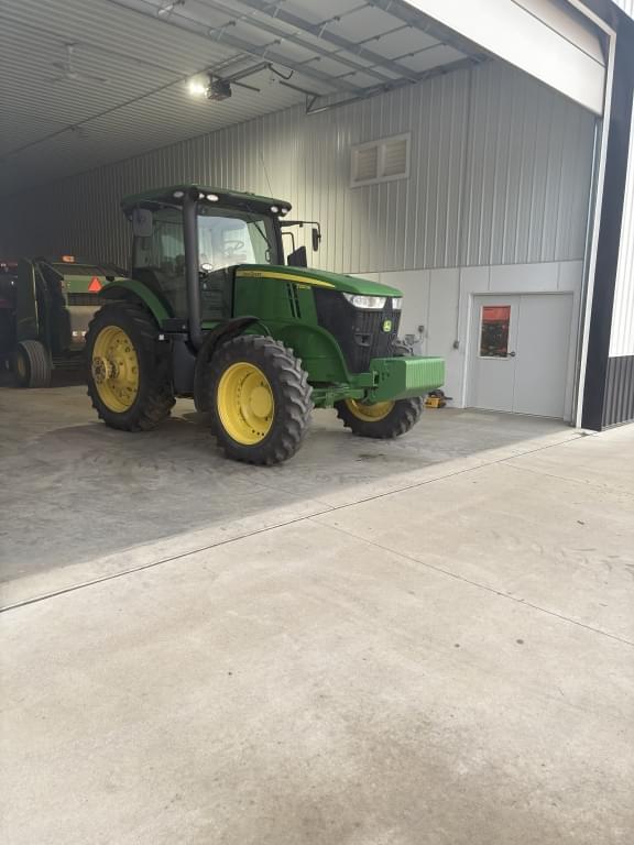 Image of John Deere 7200R equipment image 2