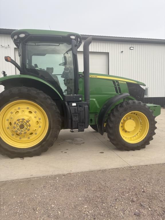 Image of John Deere 7200R equipment image 4