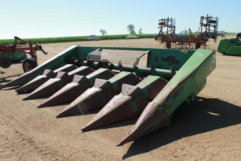 SOLD - 1984 John Deere 643 Lot No. 1499 Harvesting with 6 Rows ...
