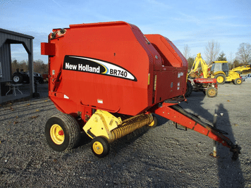 Main image New Holland BR740