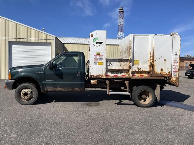 Image of Ford F-550 equipment image 1