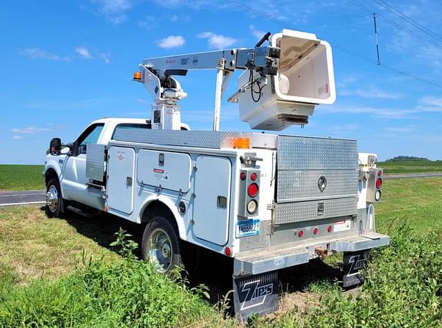 Image of Ford F-550 equipment image 1