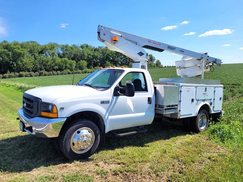 Image of Ford F-550 Primary image