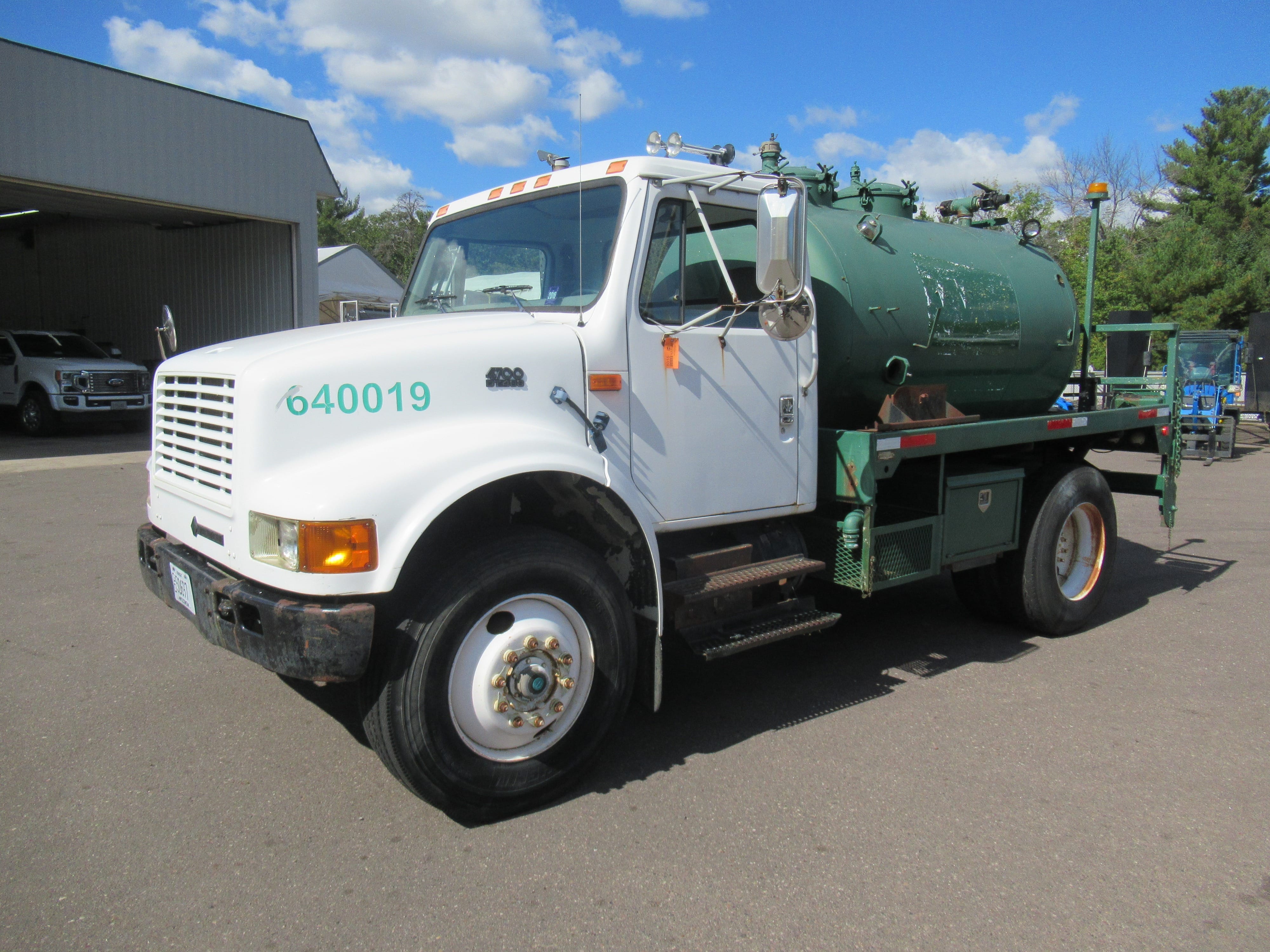 Main image International 4700