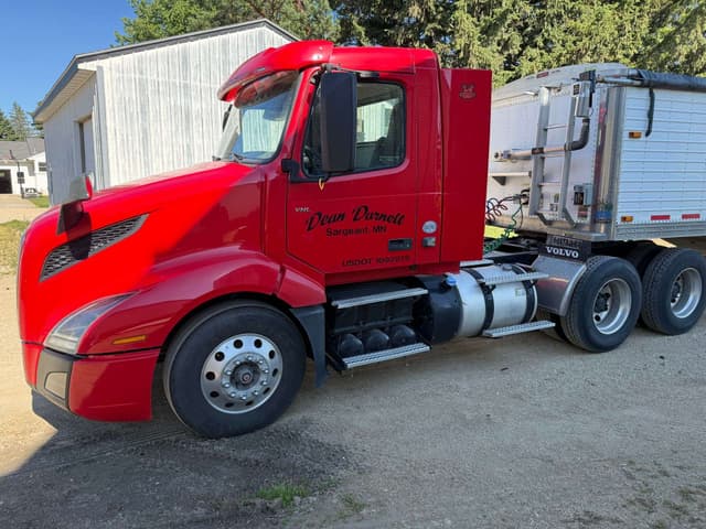Image of Volvo VNL equipment image 2