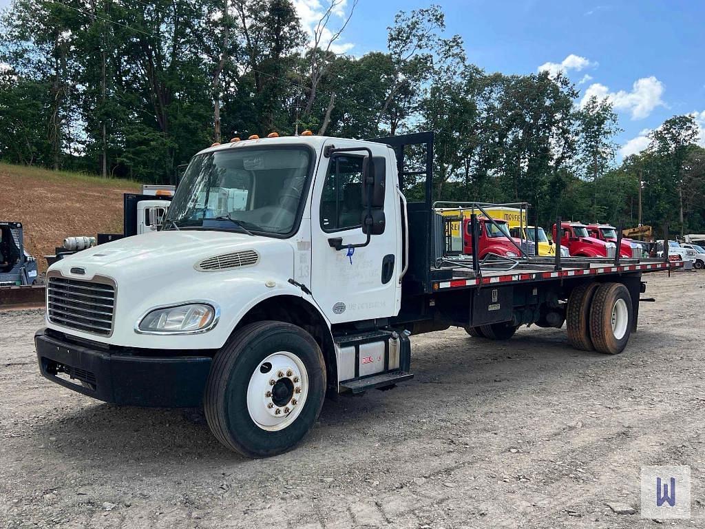 Image of Freightliner M2 106 Primary image