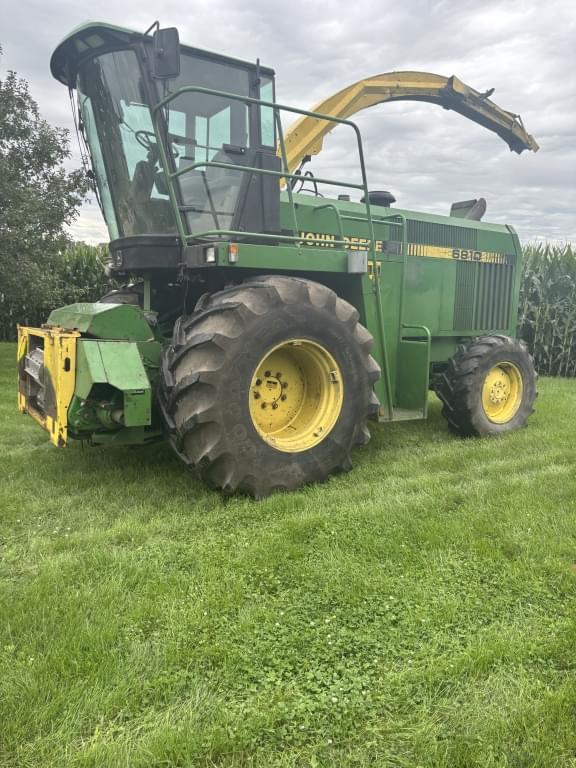 Image of John Deere 6810 Primary image
