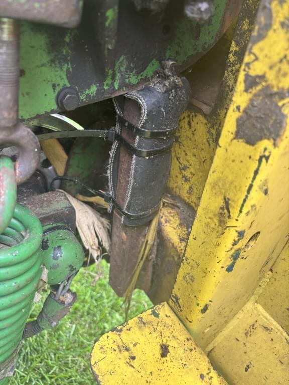 Image of John Deere 6810 equipment image 2