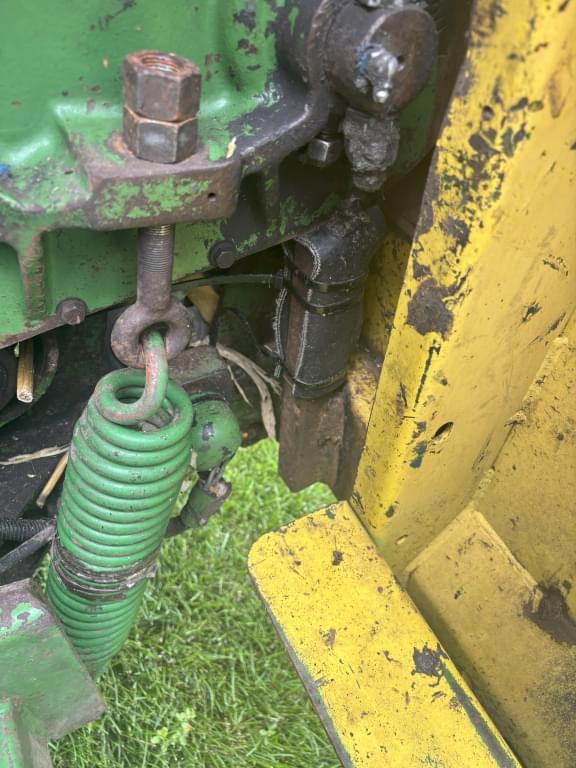 Image of John Deere 6810 equipment image 3