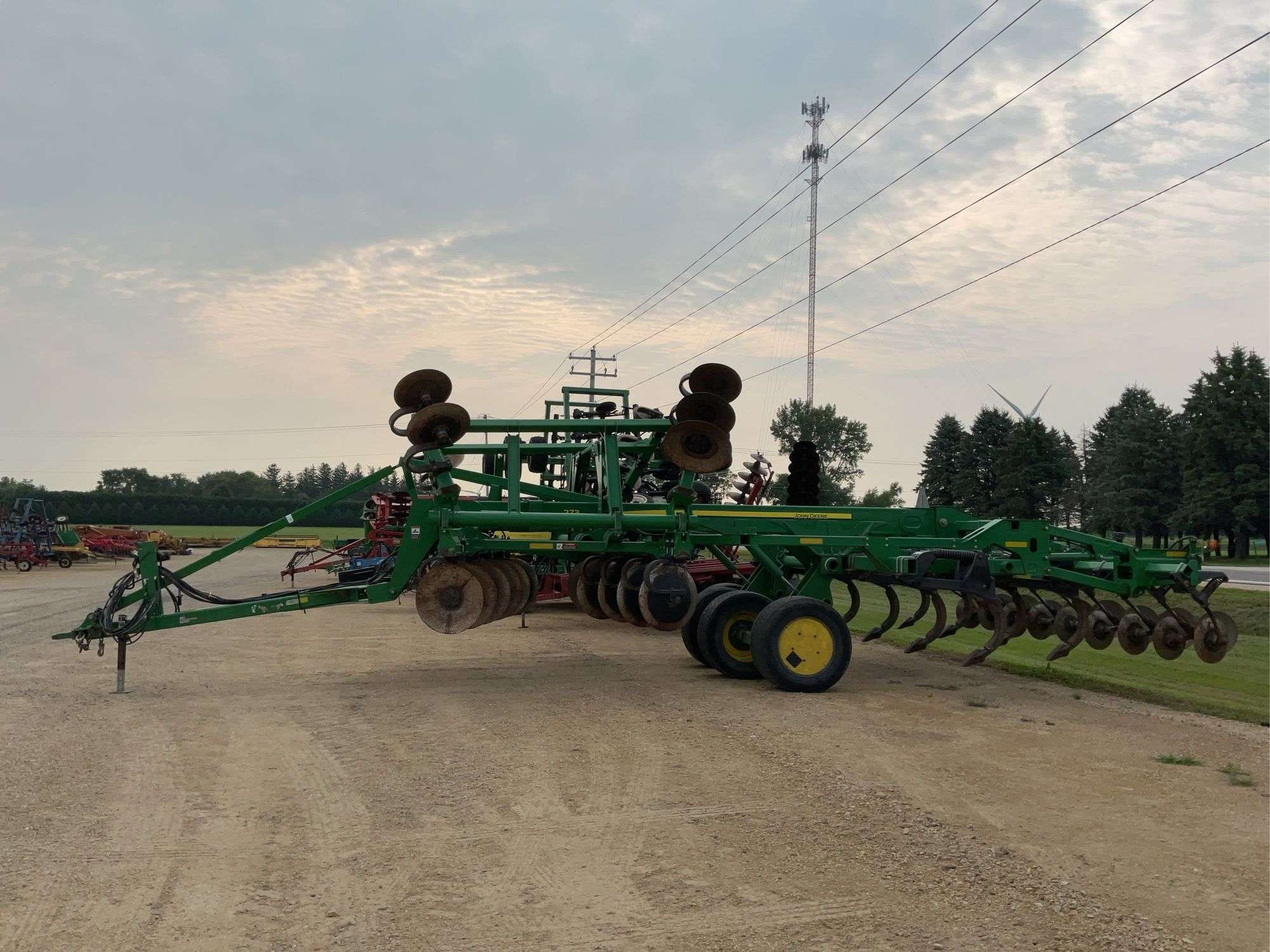 John Deere 2730 Equipment Image0