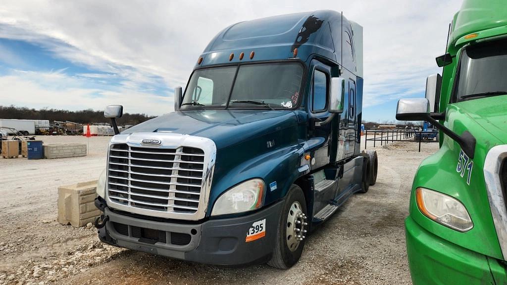 Image of Freightliner Cascadia Primary image