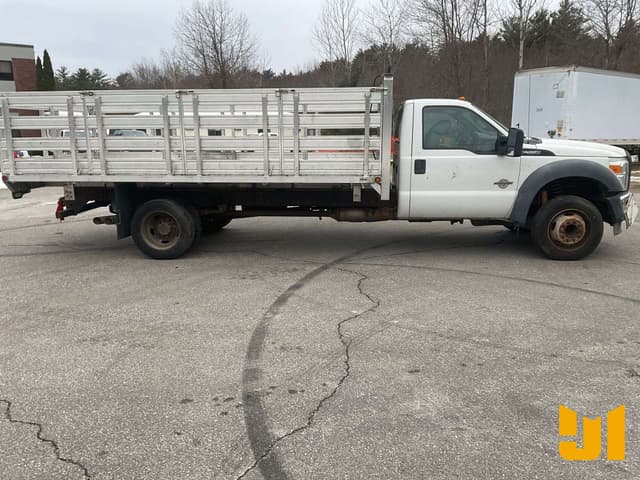 Image of Ford F-550 equipment image 3