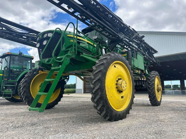 Image of John Deere 4830 equipment image 1