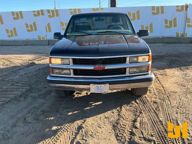 Image of Chevrolet 1500 equipment image 1