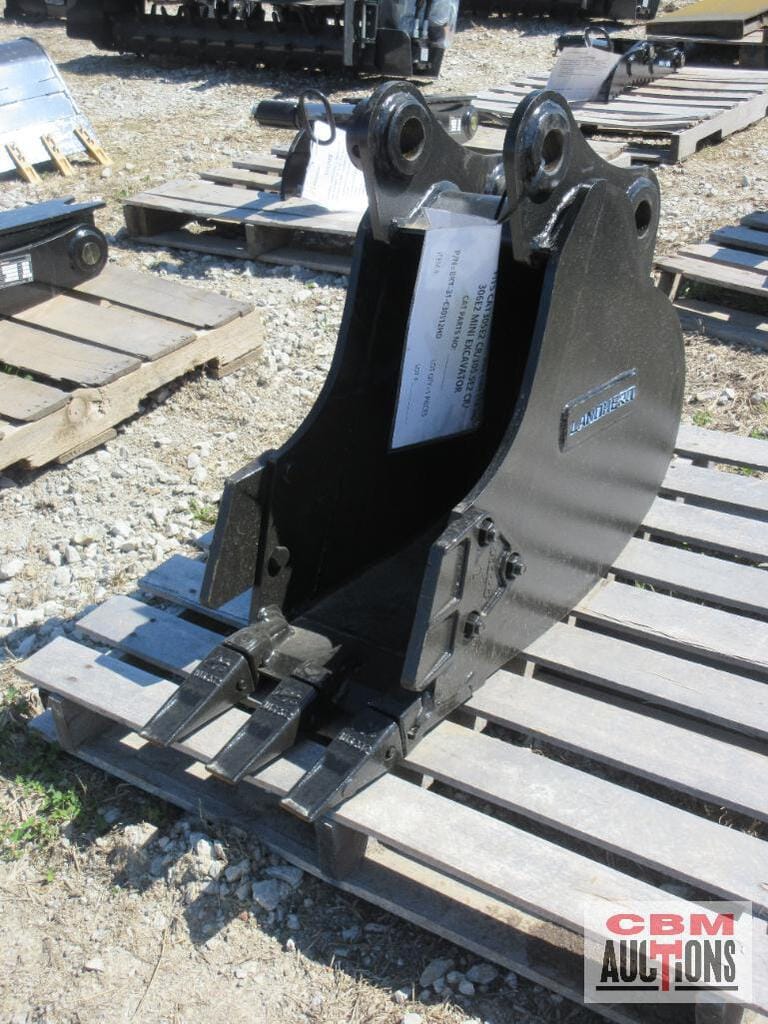 Main image Landhero CAT305/306