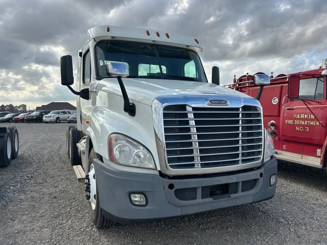 Image of Freightliner Cascadia equipment image 1